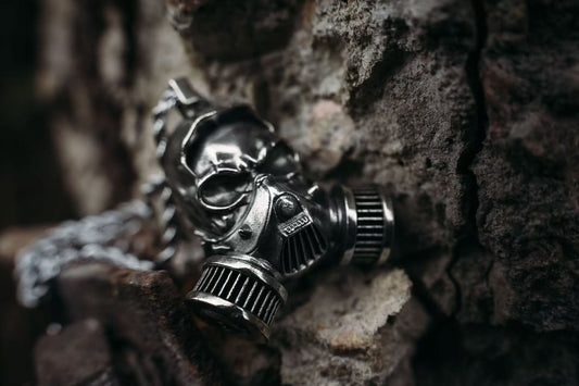 BIO-SKULL PENDANT NECKLACE