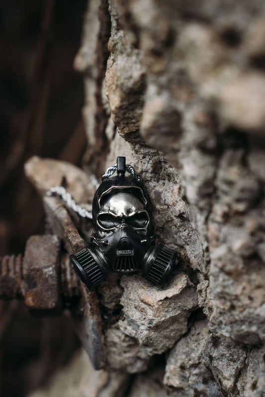 BIO-SKULL PENDANT NECKLACE